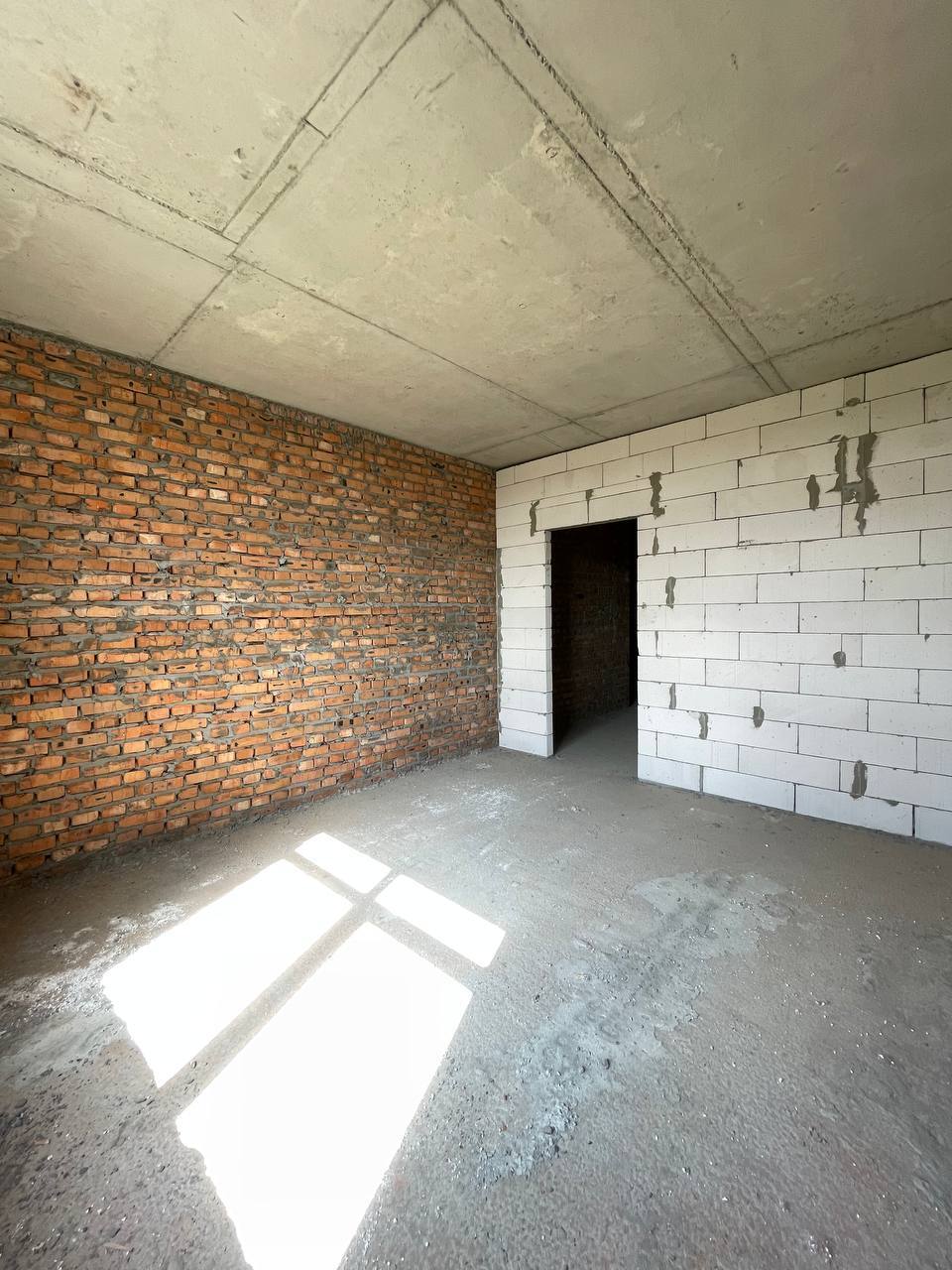 Продаж 1-кімнатної квартири 42.5 м²