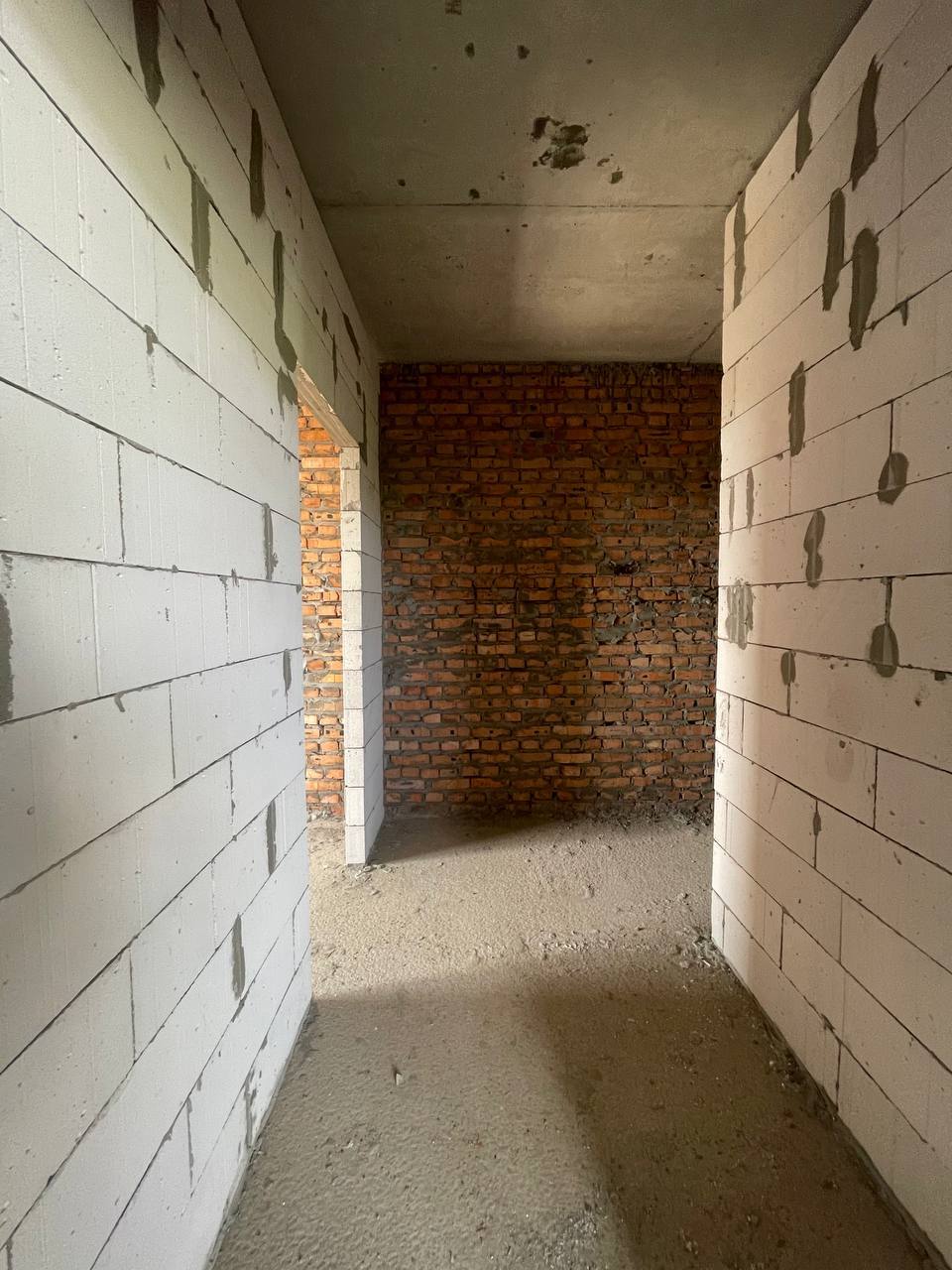 Продаж 1-кімнатної квартири 42.5 м²