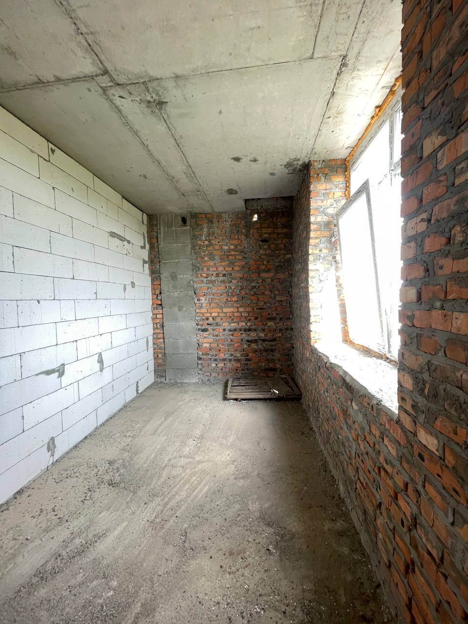 Продаж 1-кімнатної квартири 42.5 м²