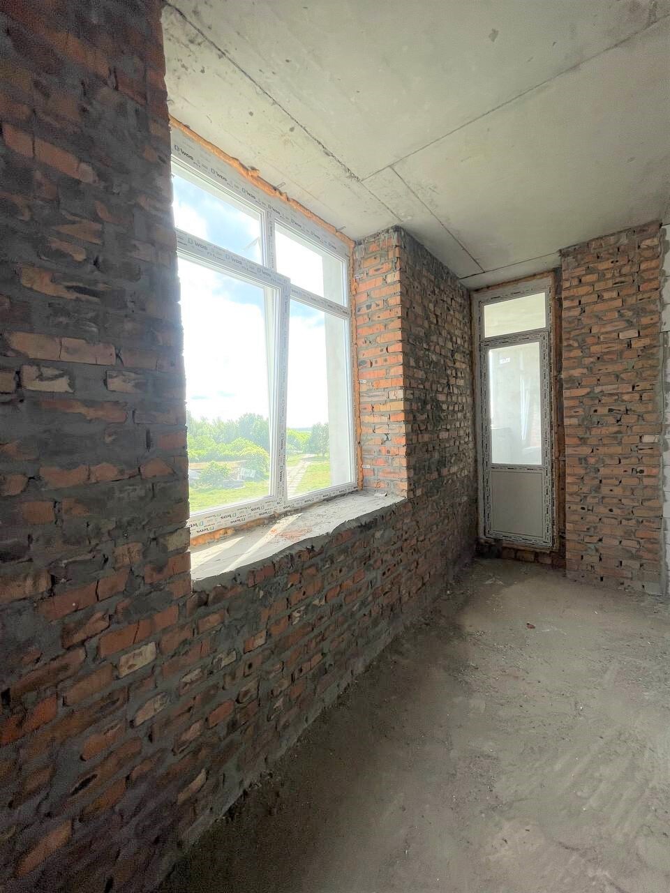 Продаж 1-кімнатної квартири 42.5 м²
