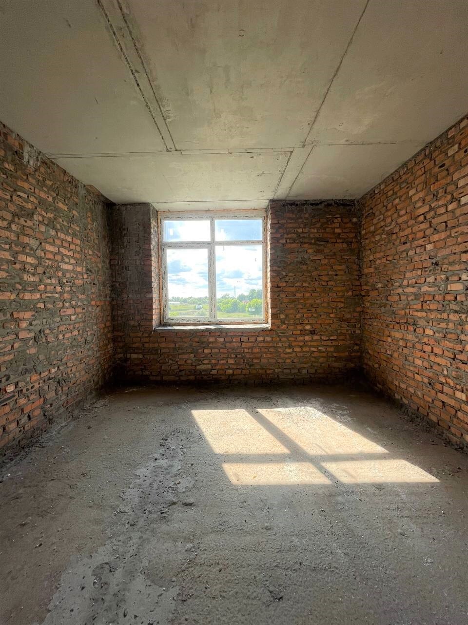 Продаж 1-кімнатної квартири 42.5 м²