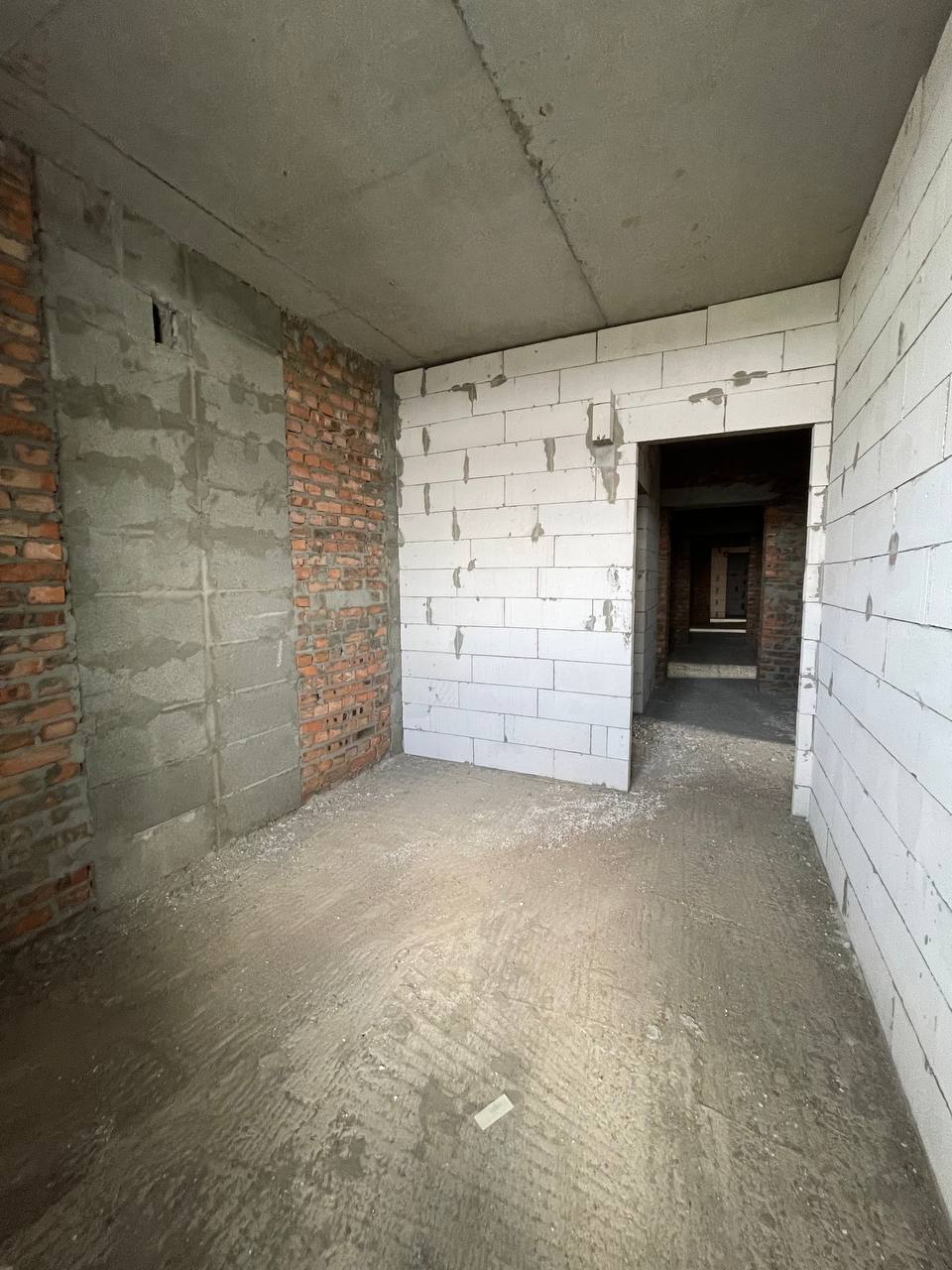 Продаж 2-кімнатної квартири 52.7 м²