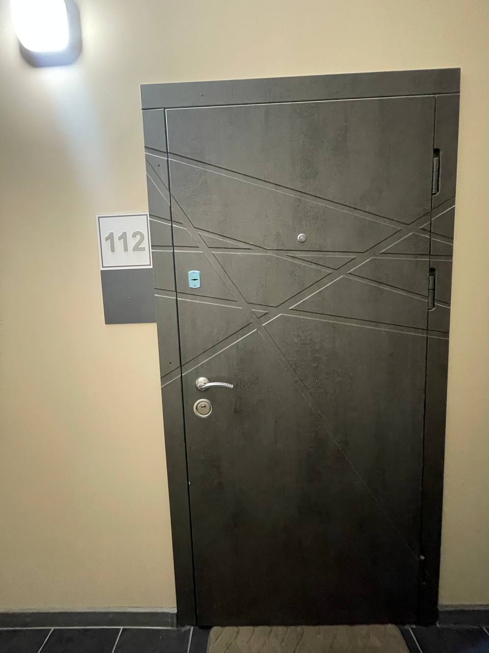 Продаж 1-кімнатної квартири 42.3 м², Шкільна вул.
