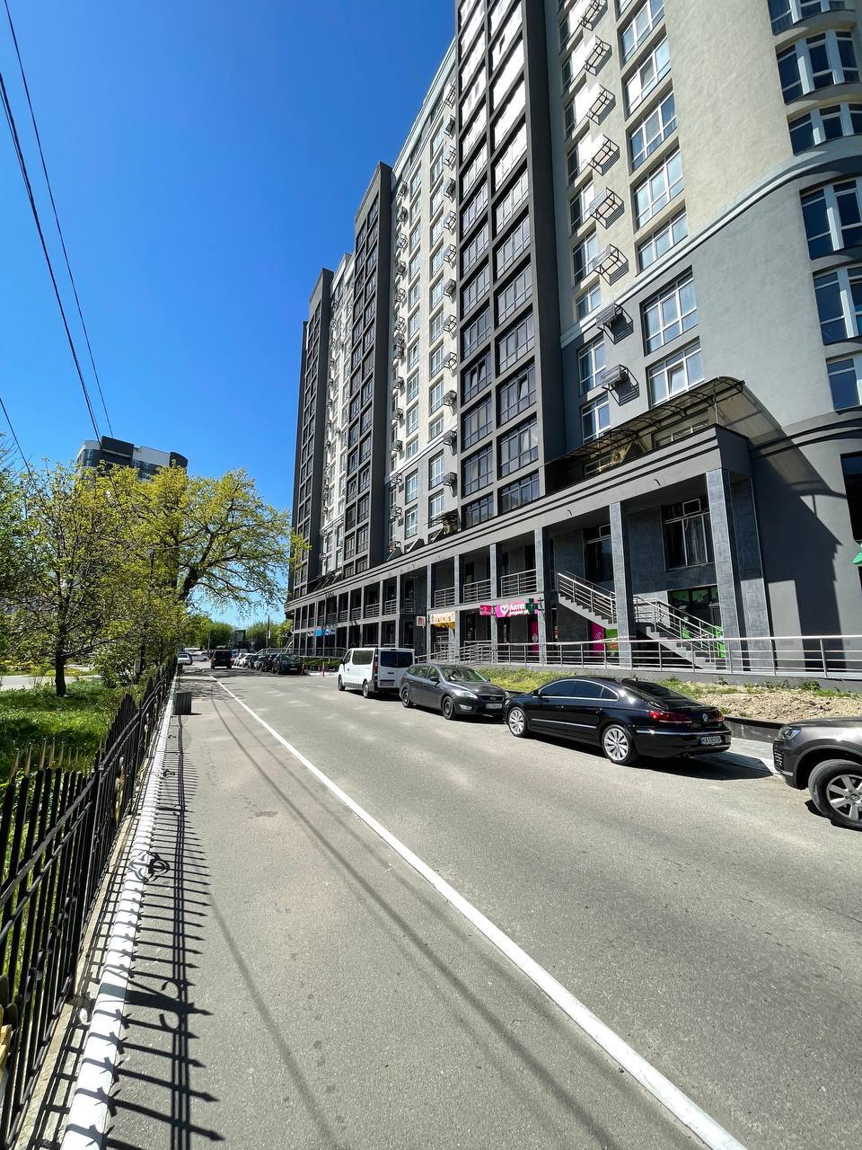Продаж 1-кімнатної квартири 42.3 м², Шкільна вул.