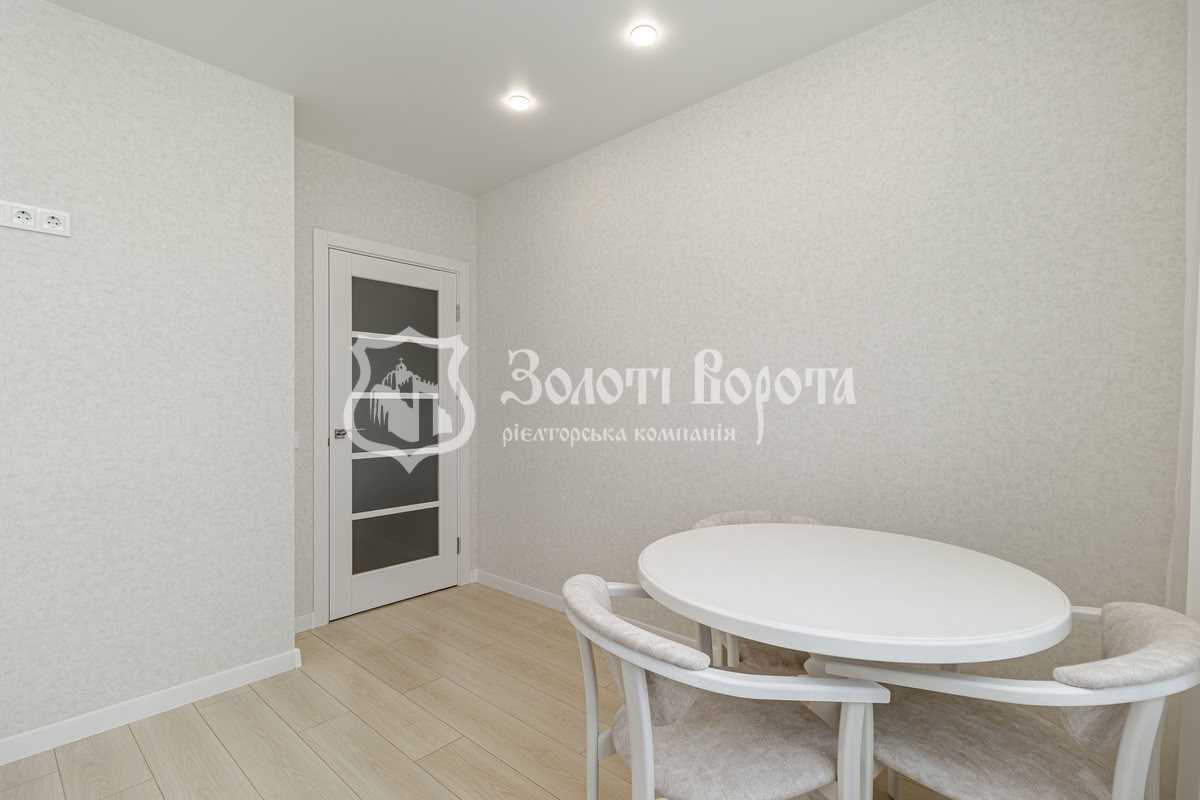 Продаж 1-кімнатної квартири 37.2 м², Івана Франко вул., Богуна, 1