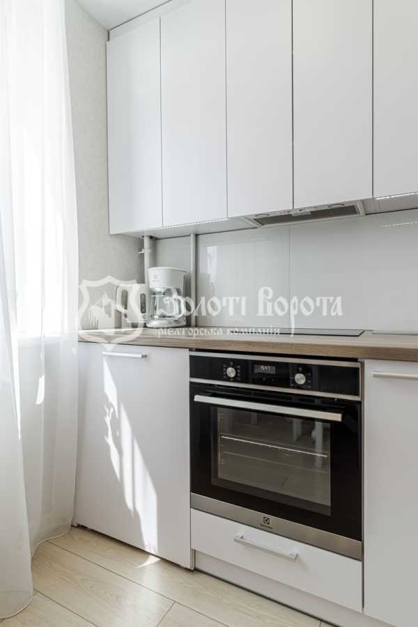 Продаж 1-кімнатної квартири 37.2 м², Івана Франко вул., Богуна, 1