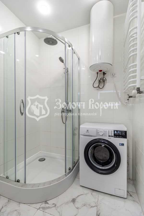 Продаж 1-кімнатної квартири 37.2 м², Івана Франко вул., Богуна, 1