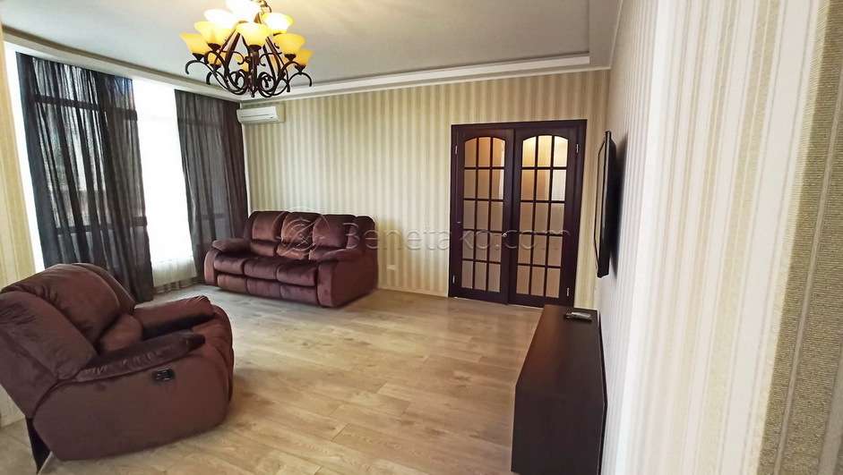 Продаж 3-кімнатної квартири 114 м², Французский бул.