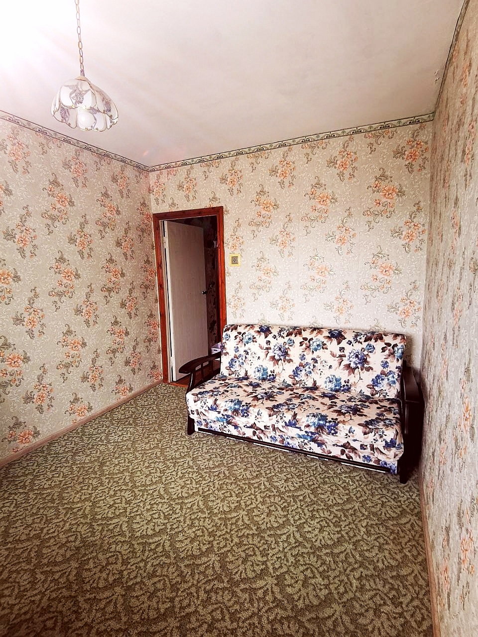 Продажа 3-комнатной квартиры 65 м², Космонавта Комарова ул., 1 К7