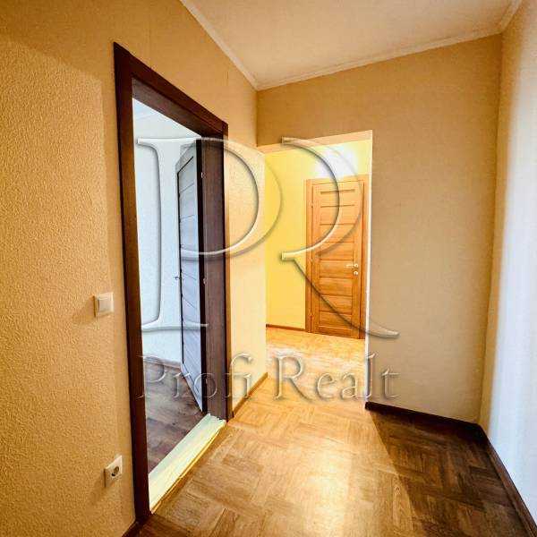 Продаж 3-кімнатної квартири 93 м², Коноплянська вул., 22Б