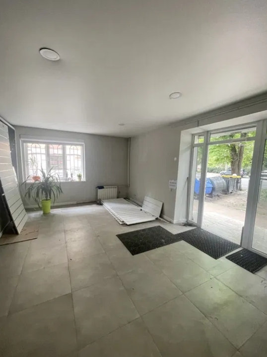 Аренда торгового помещения 45 м², Сегедская ул.