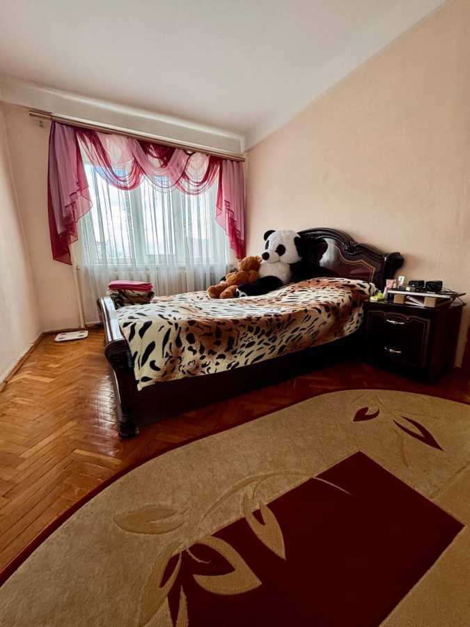 Продаж 2-кімнатної квартири 45 м², Кирилівська вул., 131