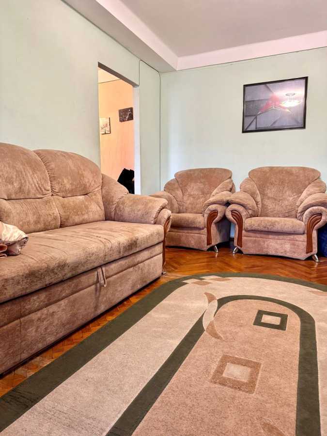 Продаж 2-кімнатної квартири 45 м², Кирилівська вул., 131