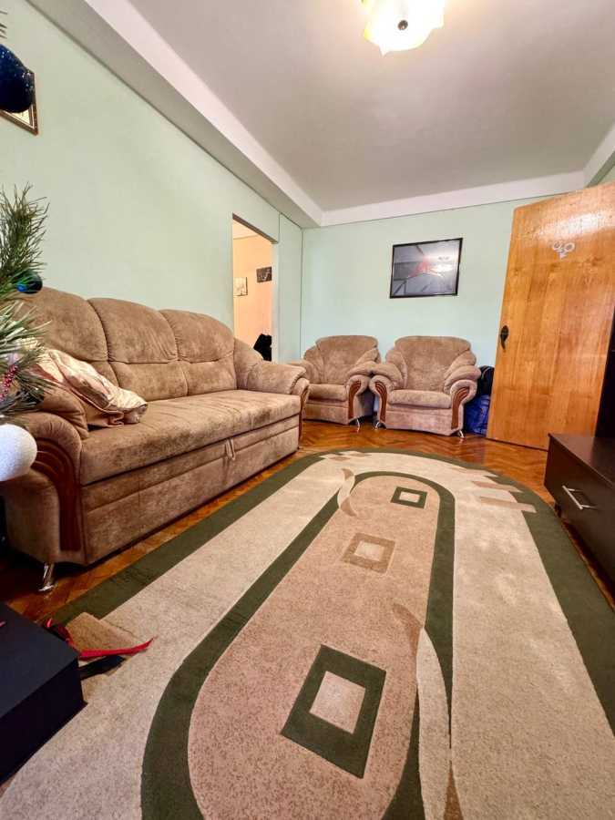 Продаж 2-кімнатної квартири 45 м², Кирилівська вул., 131