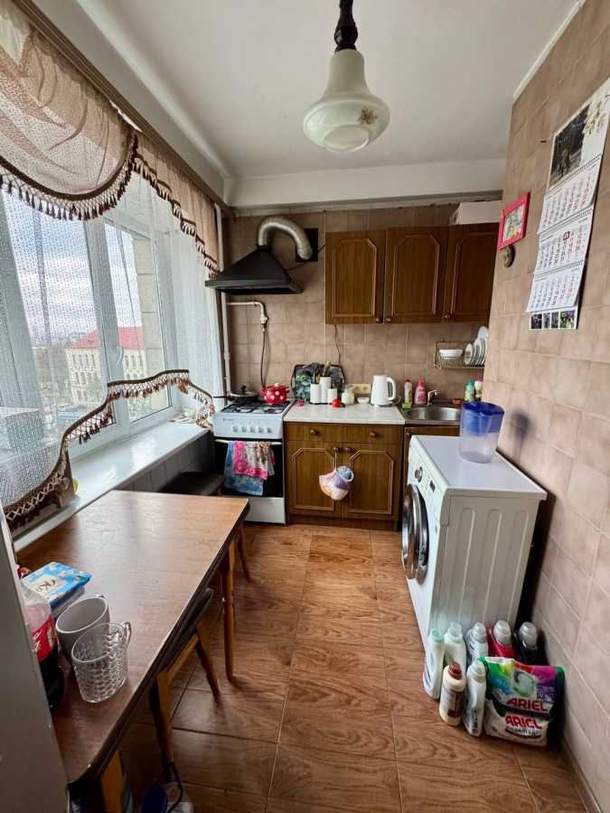 Продаж 2-кімнатної квартири 45 м², Кирилівська вул., 131