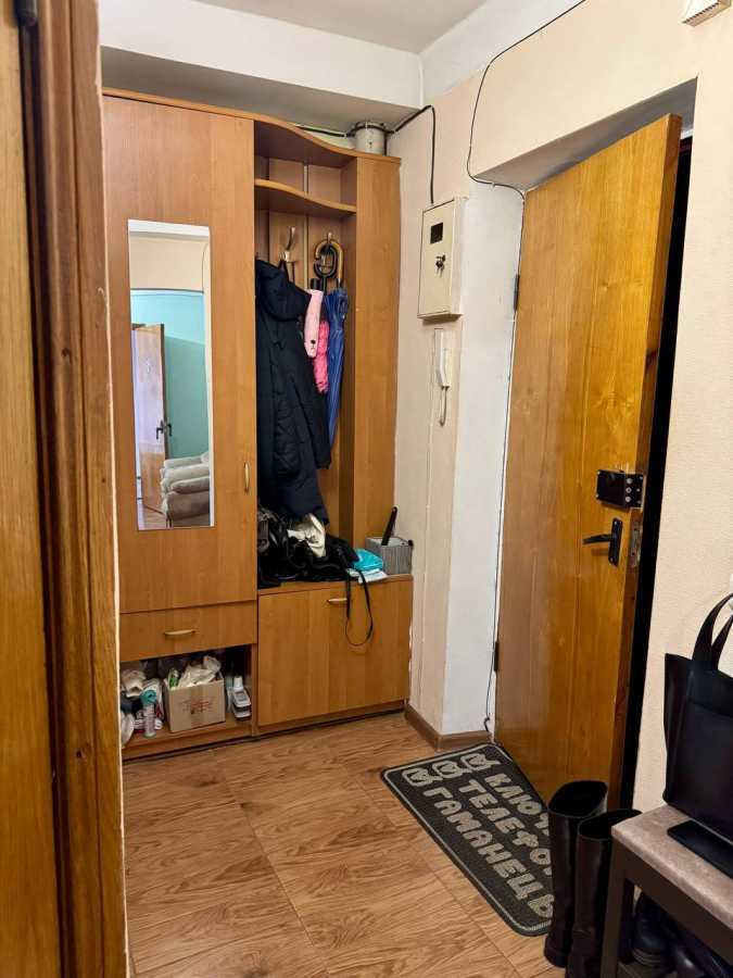 Продаж 2-кімнатної квартири 45 м², Кирилівська вул., 131