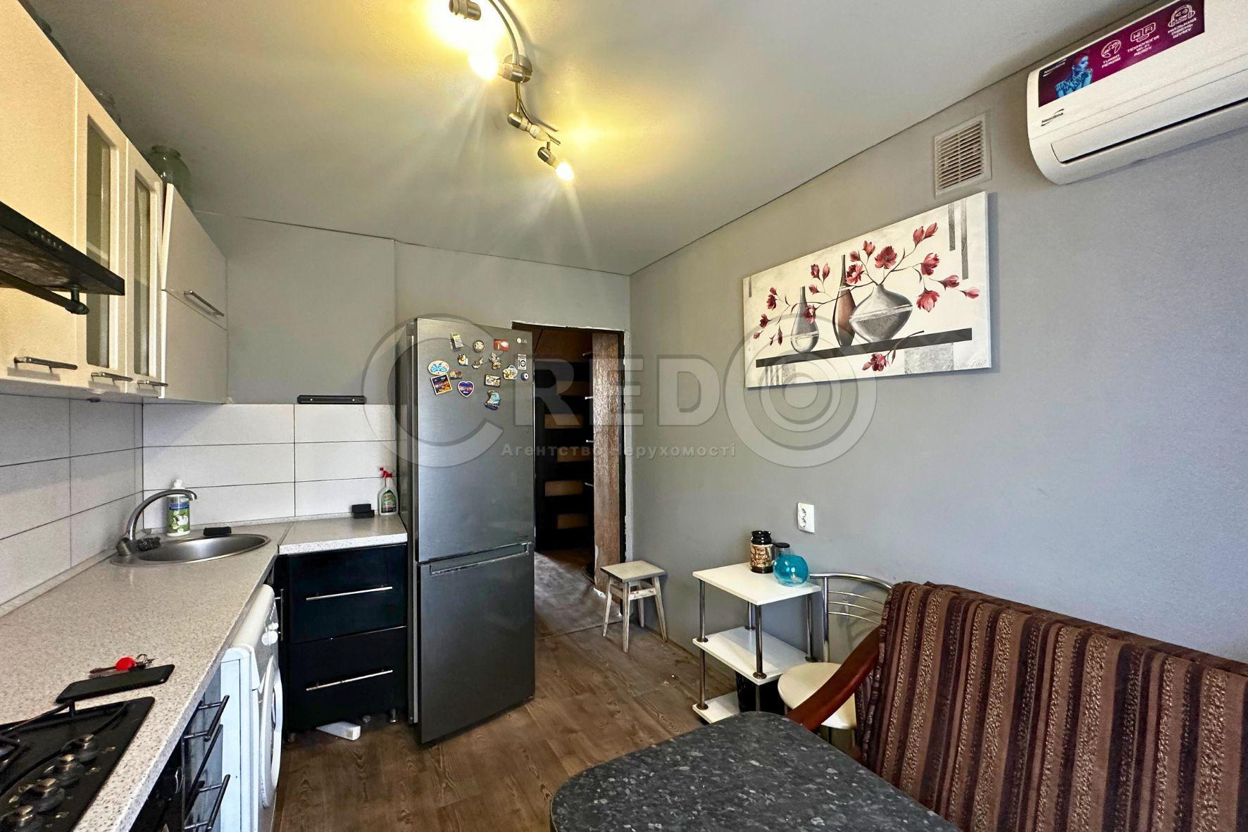 Продаж 1-кімнатної квартири 38 м², Сімонова вул.