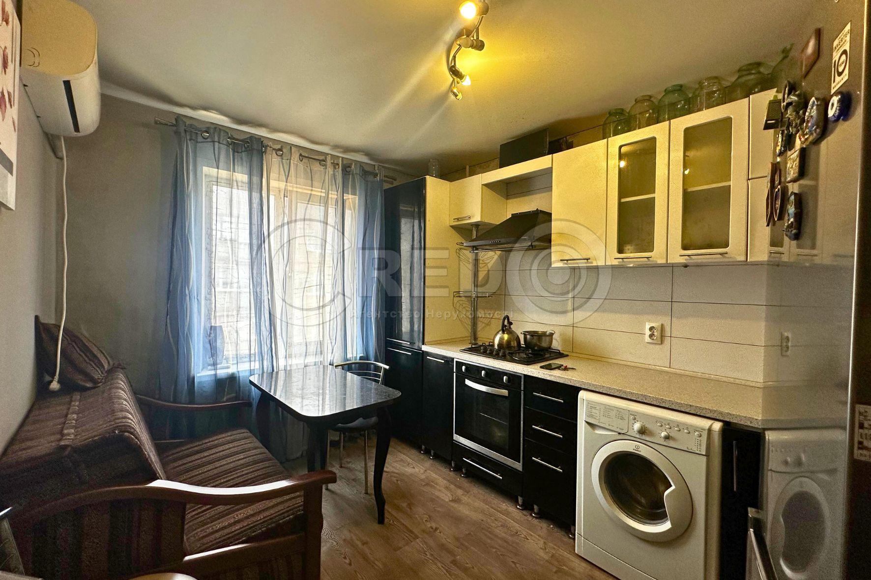 Продаж 1-кімнатної квартири 38 м², Сімонова вул.