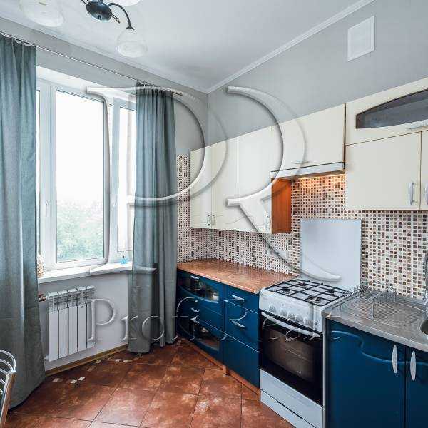 Продаж 2-кімнатної квартири 55 м², Пітерська вул., 14