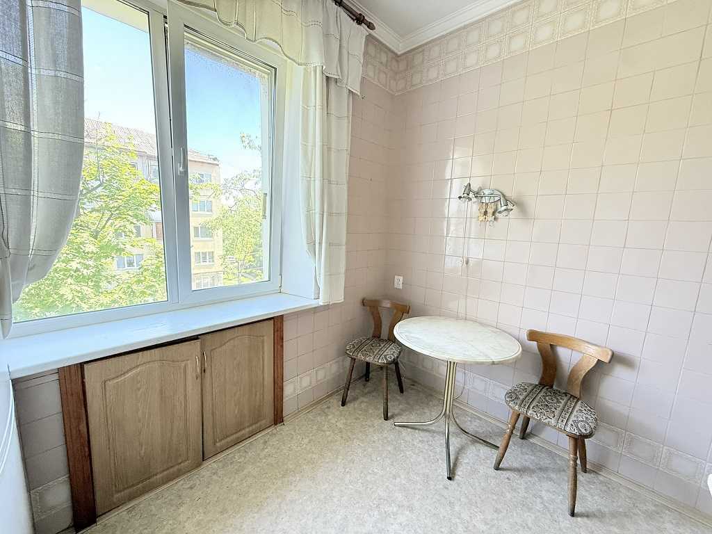 Продаж 3-кімнатної квартири 65 м², Бажова вул., 11/8