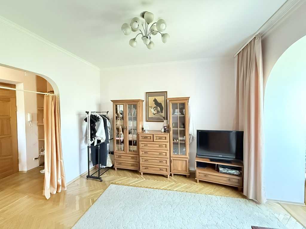 Продаж 3-кімнатної квартири 65 м², Бажова вул., 11/8