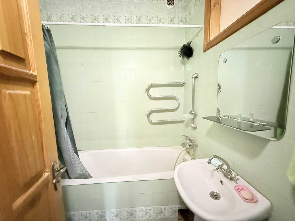 Продаж 3-кімнатної квартири 65 м², Бажова вул., 11/8