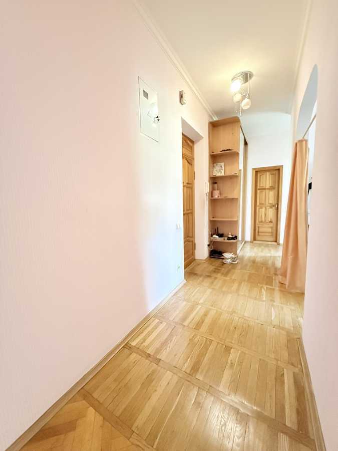 Продаж 3-кімнатної квартири 65 м², Бажова вул., 11/8