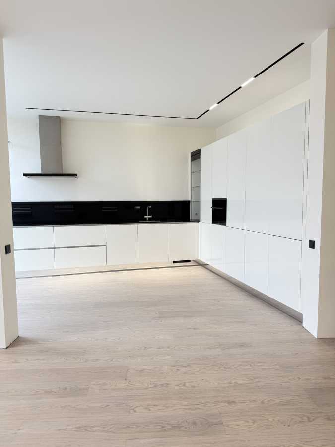 Продаж 3-кімнатної квартири 124.5 м², Василя Тютюнника вул., 28А