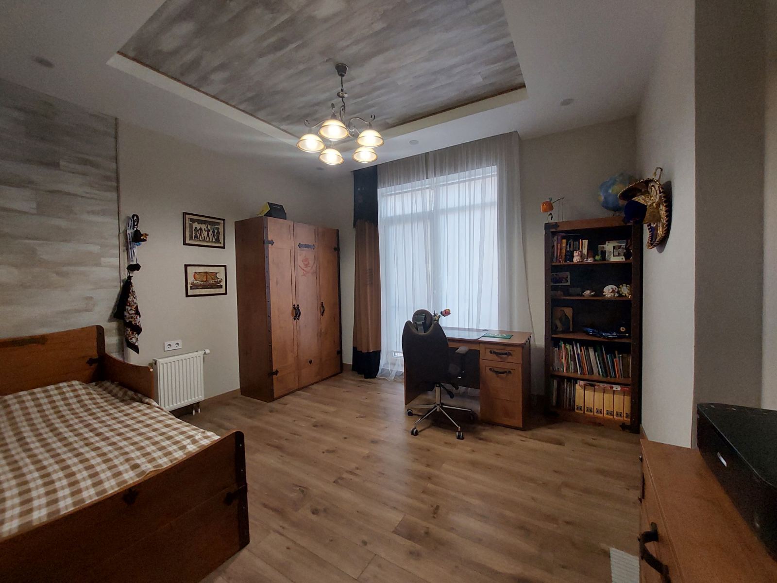 Продаж 3-кімнатної квартири 130 м², Французский бул., 60В