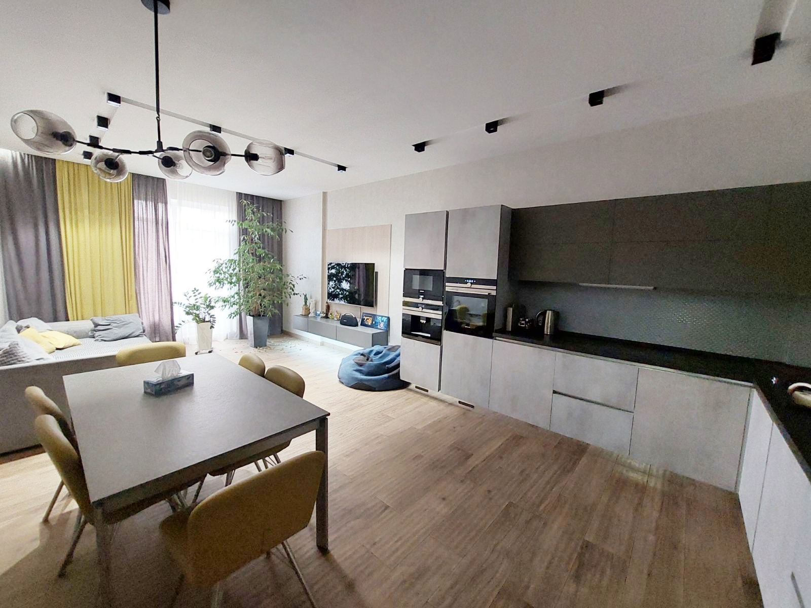 Продаж 3-кімнатної квартири 130 м², Французский бул., 60В