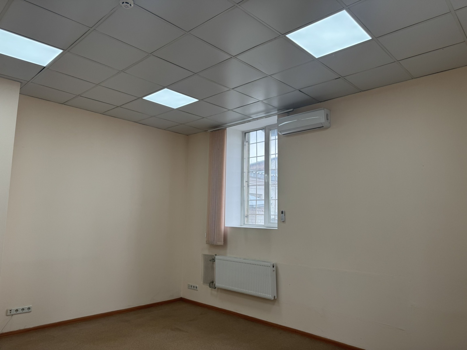 Оренда офісу 32.8 м², Академіка Кримського вул., 4А