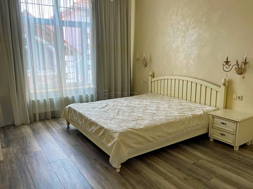 Продажа коттеджа 250 м², Львовская ул.