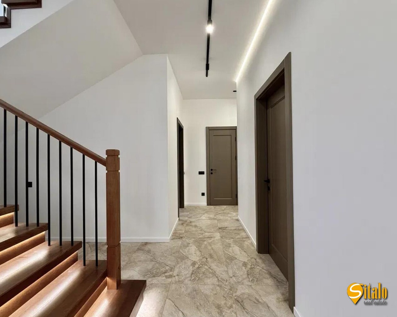 Продаж будинку 158 м²