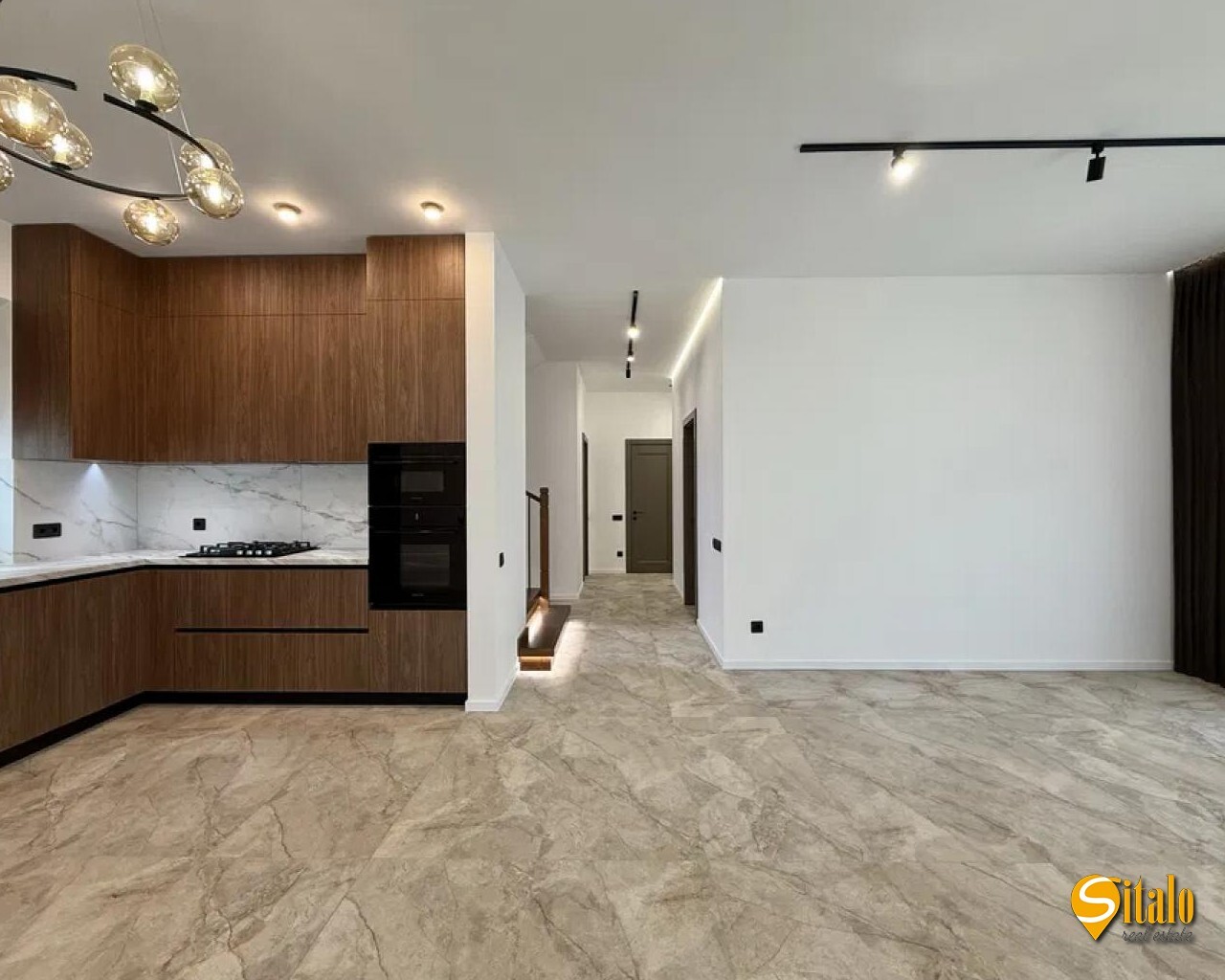 Продаж будинку 158 м²