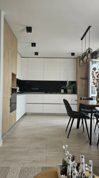 Продаж 2-кімнатної квартири 60 м², Нижньохолодногірська вул.