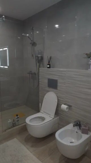 Продаж 2-кімнатної квартири 60 м², Нижньохолодногірська вул.