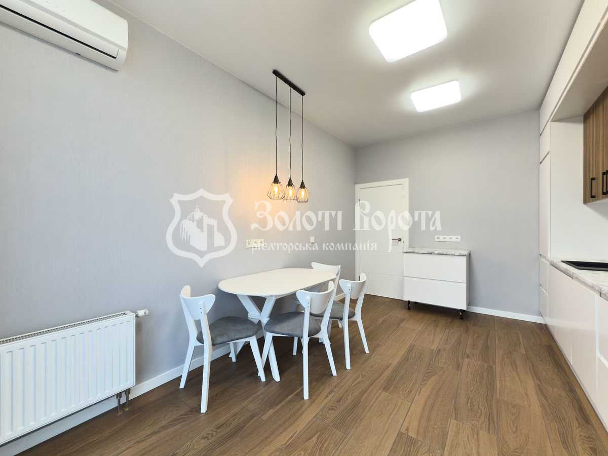 Продаж 2-кімнатної квартири 73.2 м², Університетська вул., 17А