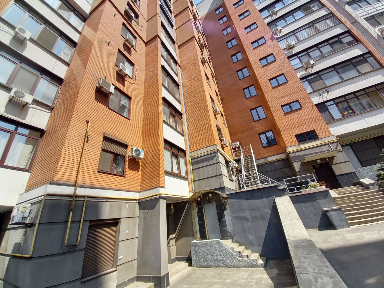 Продаж комерції 199 м², Херсонська вул., 16