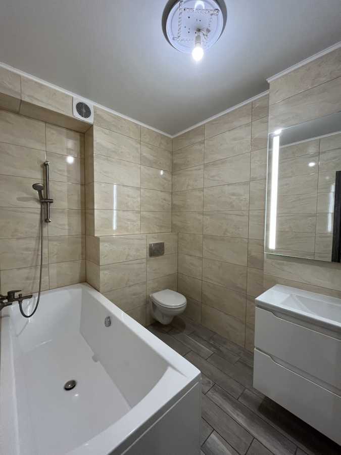 Продаж 3-кімнатної квартири 90 м², Юрія Пасхаліна вул., 17