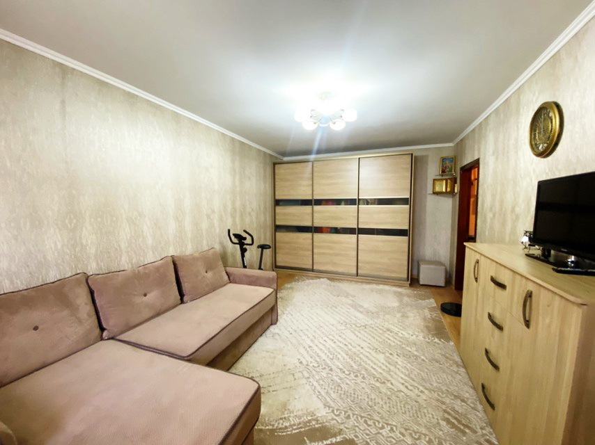 Продажа 2-комнатной квартиры 52 м², Озерная ул.