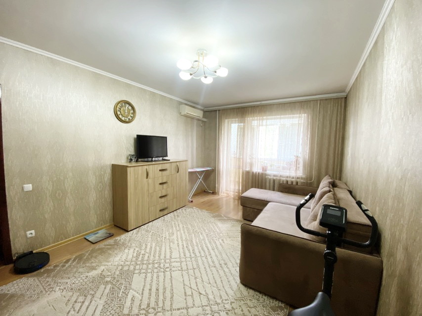 Продажа 2-комнатной квартиры 52 м², Озерная ул.