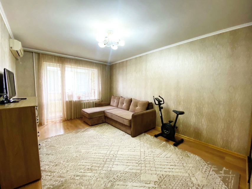 Продажа 2-комнатной квартиры 52 м², Озерная ул.