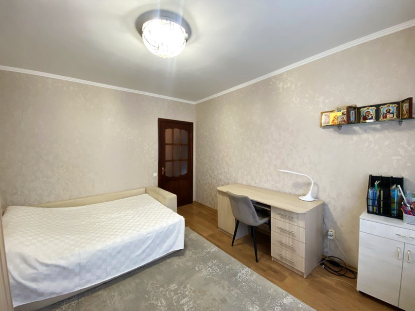 Продажа 2-комнатной квартиры 52 м², Озерная ул.