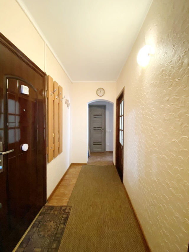 Продажа 2-комнатной квартиры 52 м², Озерная ул.