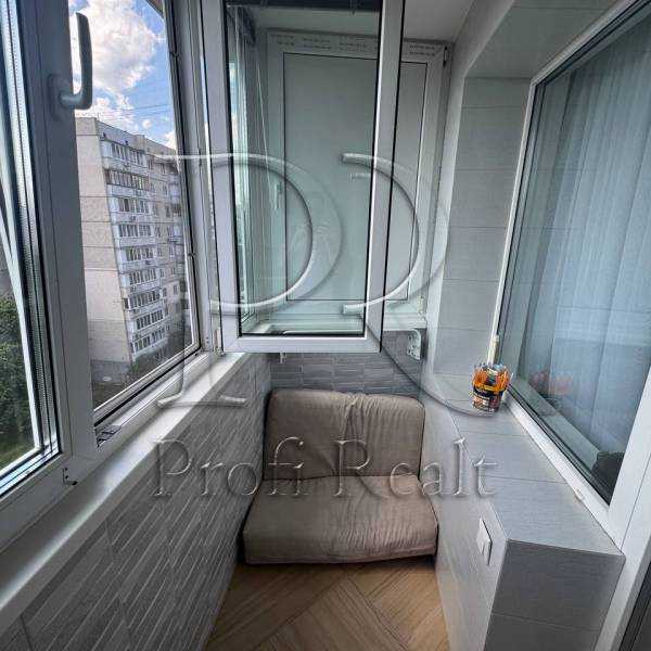 Продаж 3-кімнатної квартири 68 м², Архітектора Вербицького вул., 8
