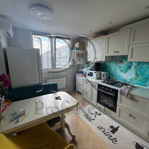 Продаж 3-кімнатної квартири 68 м², Архітектора Вербицького вул., 8