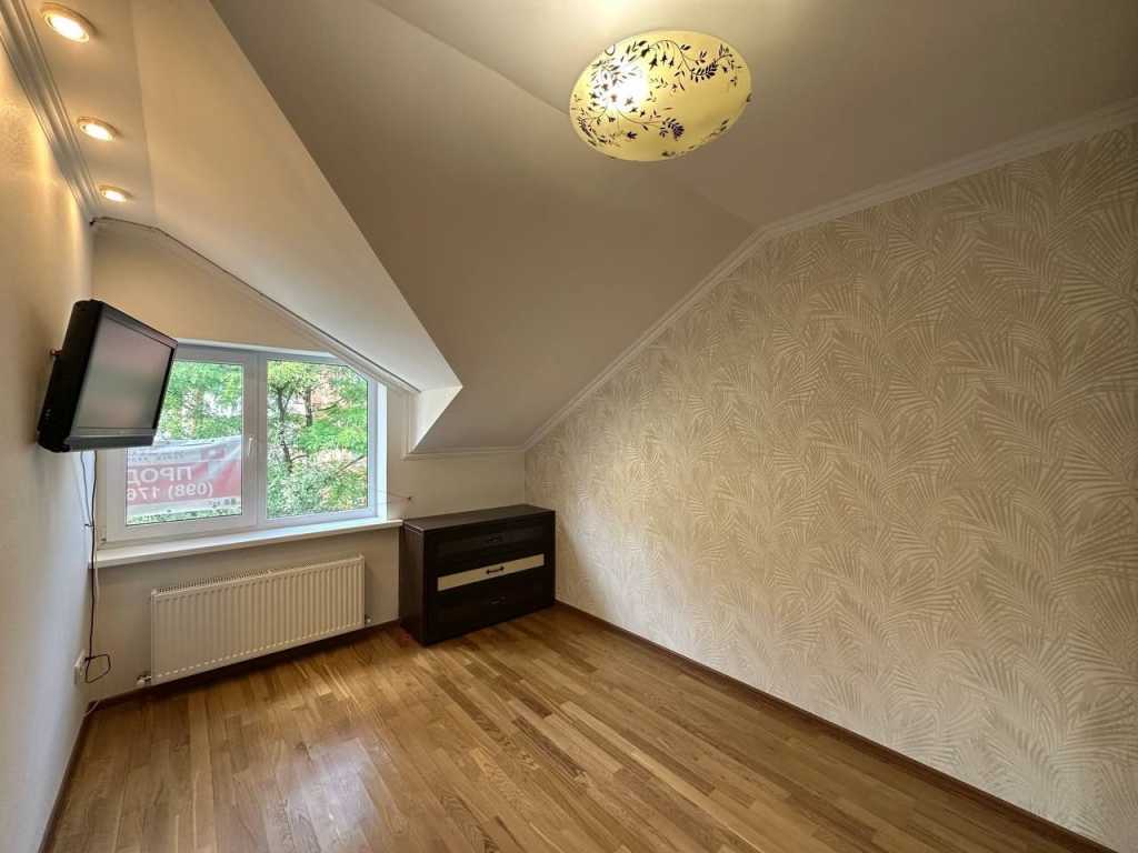 Продаж 2-кімнатної квартири 60 м², Чехова вул.
