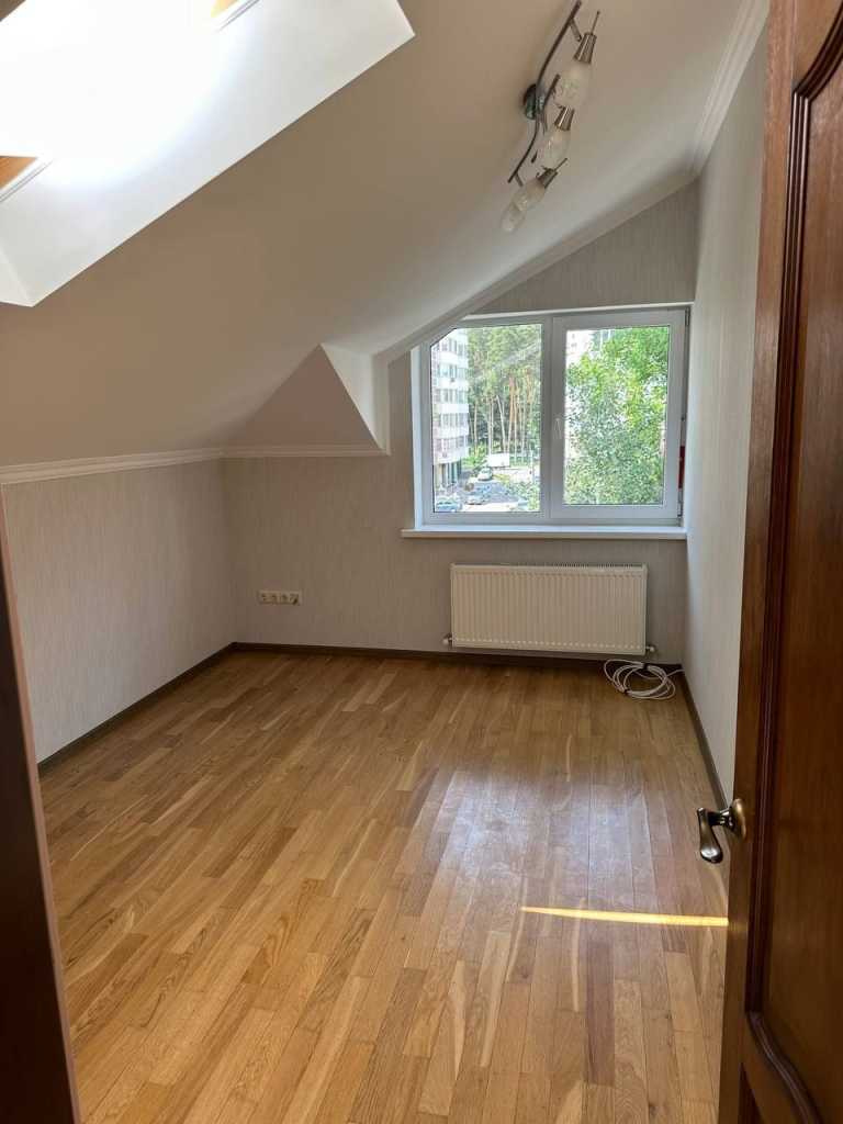 Продаж 2-кімнатної квартири 60 м², Чехова вул.