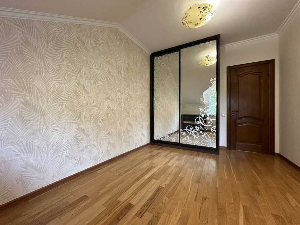 Продаж 2-кімнатної квартири 60 м², Чехова вул.