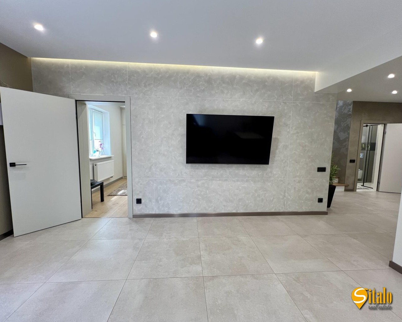 Продажа дома 1800 м², 1-я Озерная ул.